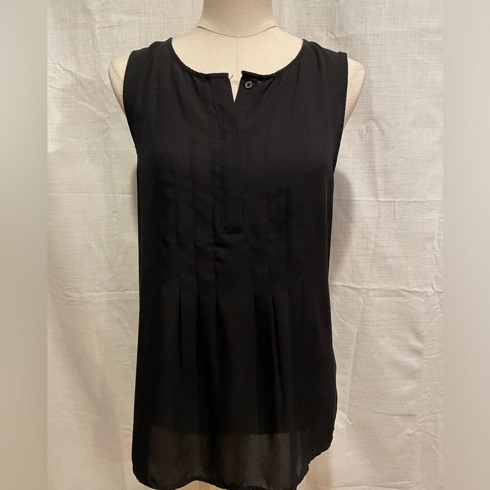 Banana Republic pleated black tank‎